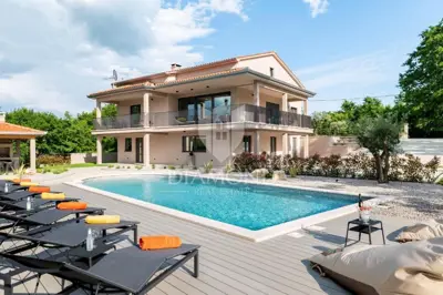 Villa 350 m², Pićan - Pool und ruhige Lage - 5
