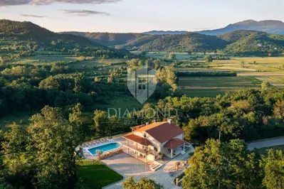Villa 350 m², Pićan - Pool und ruhige Lage - 13