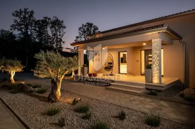 Villa 350 m², Pićan - Pool und ruhige Lage - 11