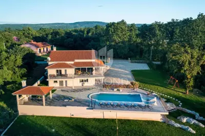Villa 350 m², Pićan - Pool und ruhige Lage - 6