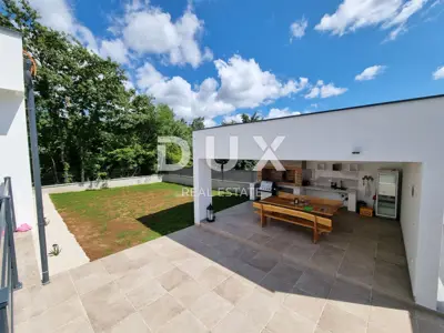ISTRA, SVETVINČENAT - Modern single-storey house with a pool, surrounded by nature - 11