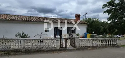 Haus 150 m², Stari Pazin - 3 Schlafzimmer und Terrasse - 2