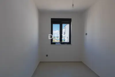 Dvojna kuća 124 m², Murter - 3 spavaće sobe i 3 kupaonice - 7