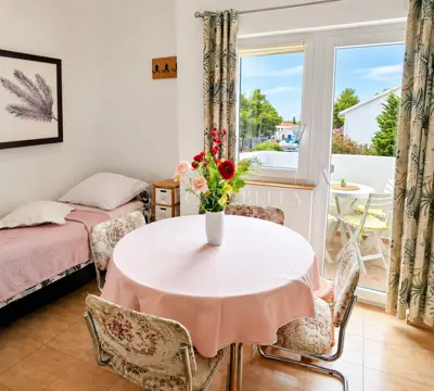 Haus zum Kauf in Novalja, 54 m²