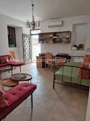 House, Brač, 220 m², 950 000 € - 3