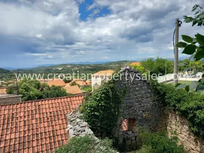 Kuća 106 m², Otok Brač - mirno okruženje u unutrašnjosti - 9