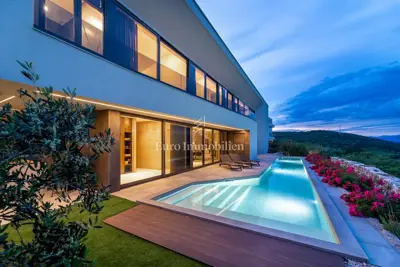 House for sale in Krk, 238 m² - 2
