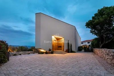 House for sale in Krk, 238 m² - 22