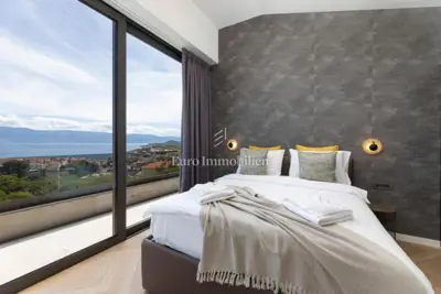 House for sale in Krk, 238 m² - 18