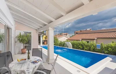 Haus zum Kauf in Žbandaj, 156 m² - 2