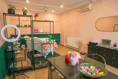 Commercial space 50 m², Kvaternikov trg - 1st floor, lift - 3