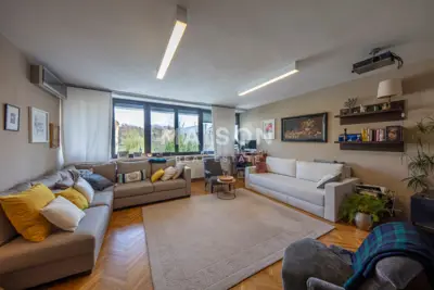 Haus zur Miete in Ksaver, 201 m²