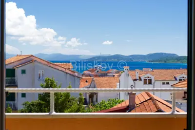 Vodice, dva samostojeća apartmanska objekta - 22