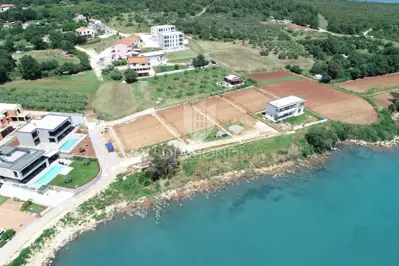 Land plot for sale in Pomer - 3