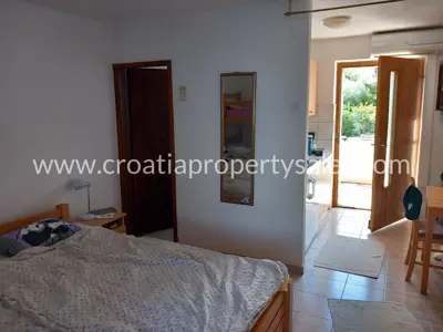Kamena kuća, Otok Brač, prvi red do mora - 7