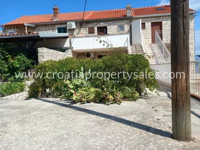 Kamena kuća, Otok Brač, prvi red do mora - 2