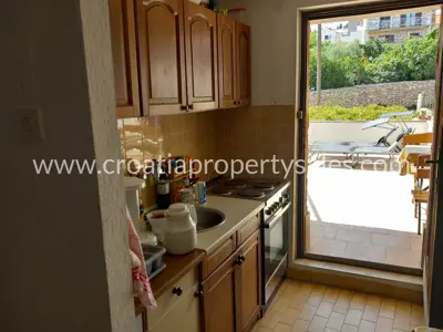 Kamena kuća, Otok Brač, prvi red do mora - 8