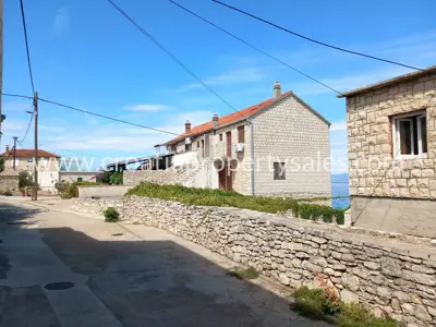 Kamena kuća, Otok Brač, prvi red do mora - 3