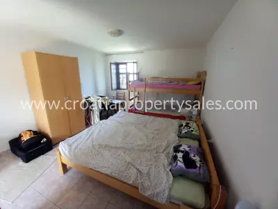 Kamena kuća, Otok Brač, prvi red do mora - 11