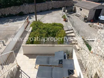 Kamena kuća, Otok Brač, prvi red do mora - 4