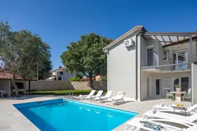 House 165 m², Brtonigla - pool and summer kitchen - 8