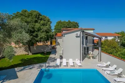 House 165 m², Brtonigla - pool and summer kitchen - 9