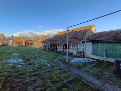 Samostojeća kuća plus 2 parcele - 19