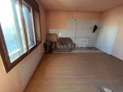 Samostojeća kuća plus 2 parcele - 14
