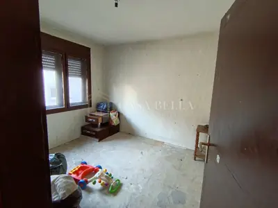 Samostojeća kuća plus 2 parcele - 12