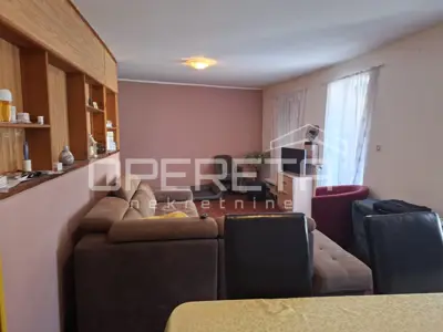 Istra, Momjan - Haus auf drei Etagen mit offenem Blick und Hof
