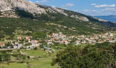 Ausgezeichnetes Baugrundstück in der Nähe von Baška
