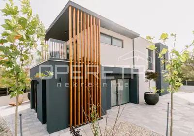 House with pool and 4 bedrooms for rent in Srima - 15