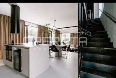 House with pool and 4 bedrooms for rent in Srima - 8