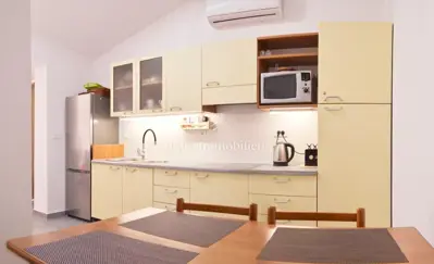 Barbariga – kuća u nizu s velikim vrtom, 200 m od mora - 7