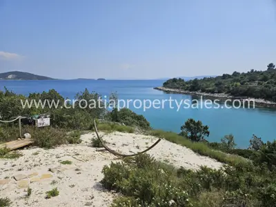 Landwirtschaftsfläche 855 m², Vinišće - 1. Reihe zum Meer - 7