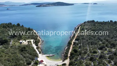 Landwirtschaftsfläche 855 m², Vinišće - 1. Reihe zum Meer - 5