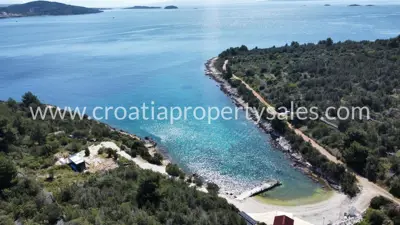 Landwirtschaftsfläche 855 m², Vinišće - 1. Reihe zum Meer