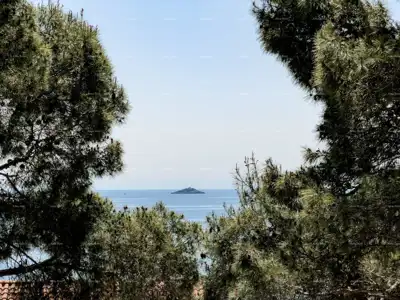 Quiet location 50 m from the sea!