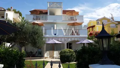 Haus 430 m², Žaborić - erste Reihe zum Meer - 2