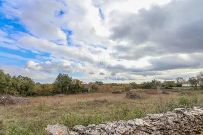 Building plot 4,133 m², Marčana - flat and regular in shape - 4