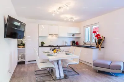 Medulin – kuća s 2 apartmana, 100 m od plaže - 7