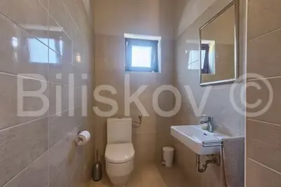 Vila 400 m², Juršići - bazen i vrt - 15