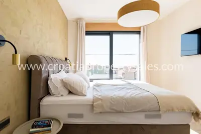 Villa 520 m², south of Split, pool and rooftop terrace - 10