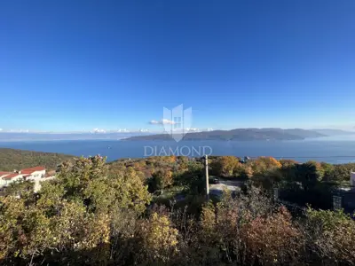 Land plot for sale in Plomin