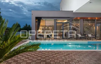 Villa 499 m², Ližnjan - sea and island views - 2