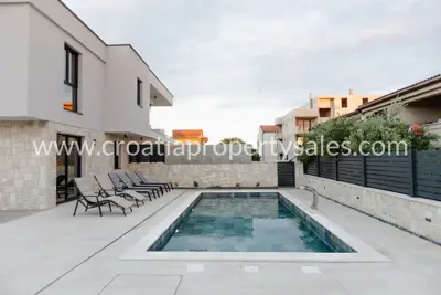 House, Zadar, 230 m², 850 000 € - 10
