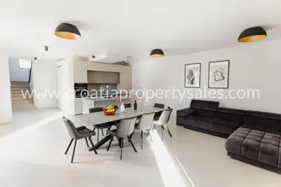 House, Zadar, 230 m², 850 000 € - 3