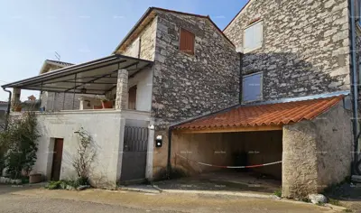 Steinernes Istrisches Haus in Brtonigla