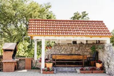 Haus in Cista Provo, 2.200 m² Garten und touristisches Potenzial - 5