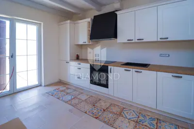 Vila 174 m², Poreč - bazen i rustikalni stil - 10